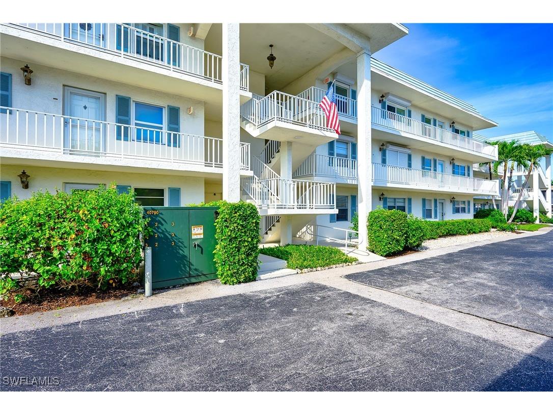 3055 Riviera Drive #306 Naples FL 34103 225082377 image3