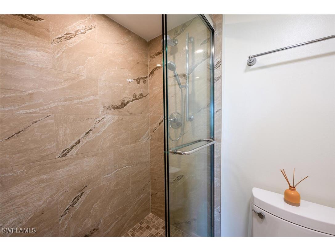 3055 Riviera Drive #306 Naples FL 34103 226004852 image11