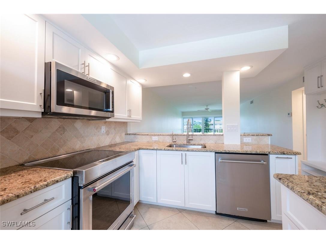 3055 Riviera Drive #306 Naples FL 34103 226004852 image3