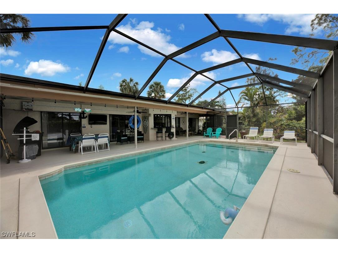 3055 Round Table Court Naples FL 34112 223057405 image1