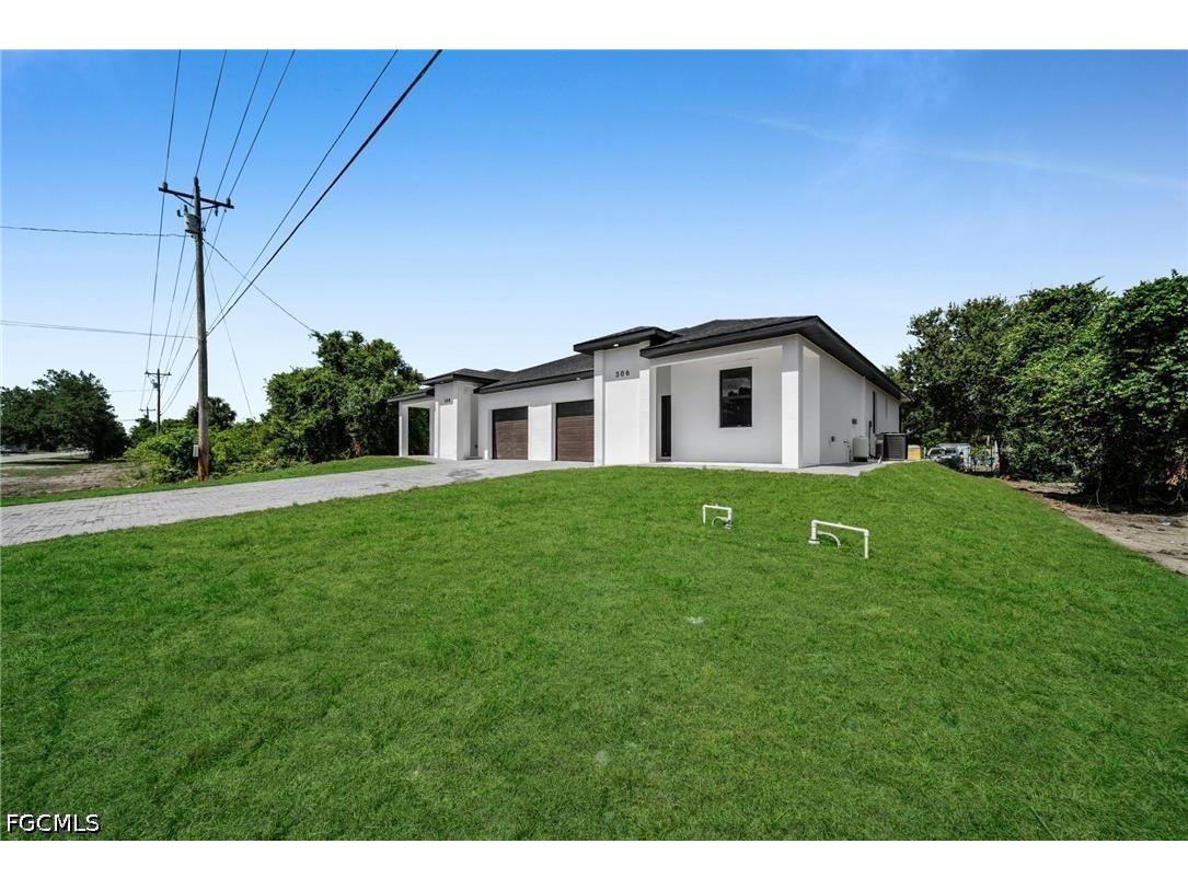 306 / 308 Bell Boulevard S Lehigh Acres FL 33974 2026022449 image2