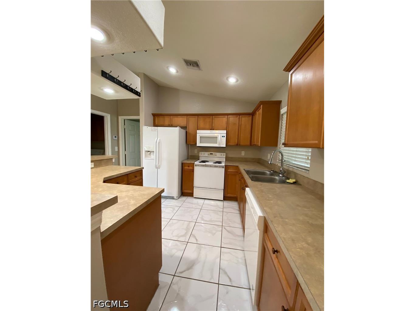 306 NE 14th Terrace Cape Coral FL 33909 2026024829 image4