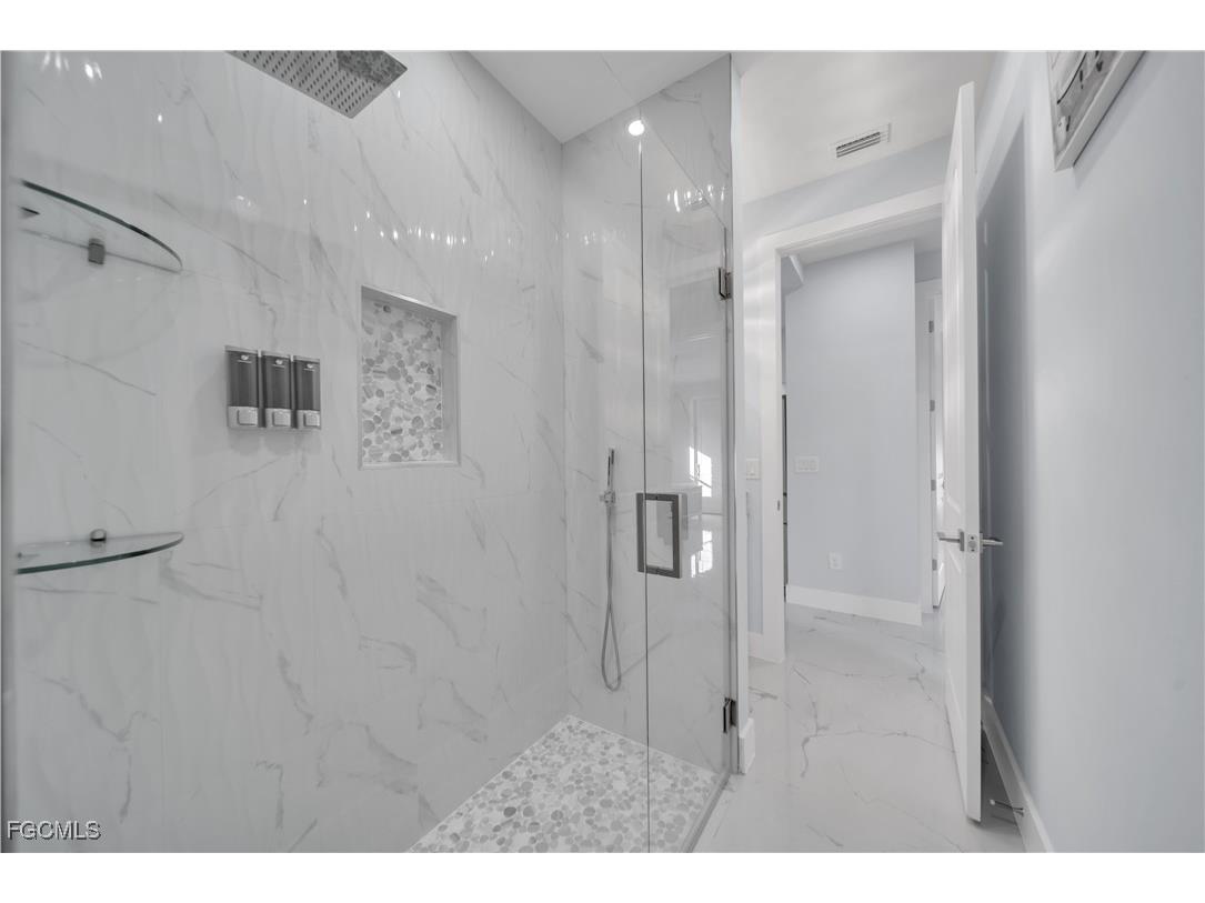 306 NW 3rd Place Cape Coral FL 33993 2025023513 image14