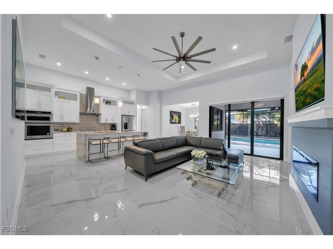 306 NW 3rd Place Cape Coral FL 33993 2025023513 image5