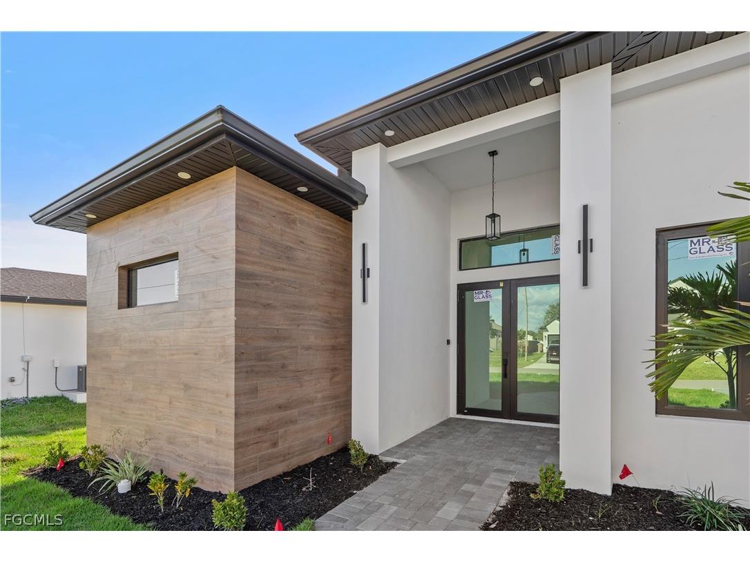 306 SW 26th Avenue Cape Coral FL 33991 2026013035 image1