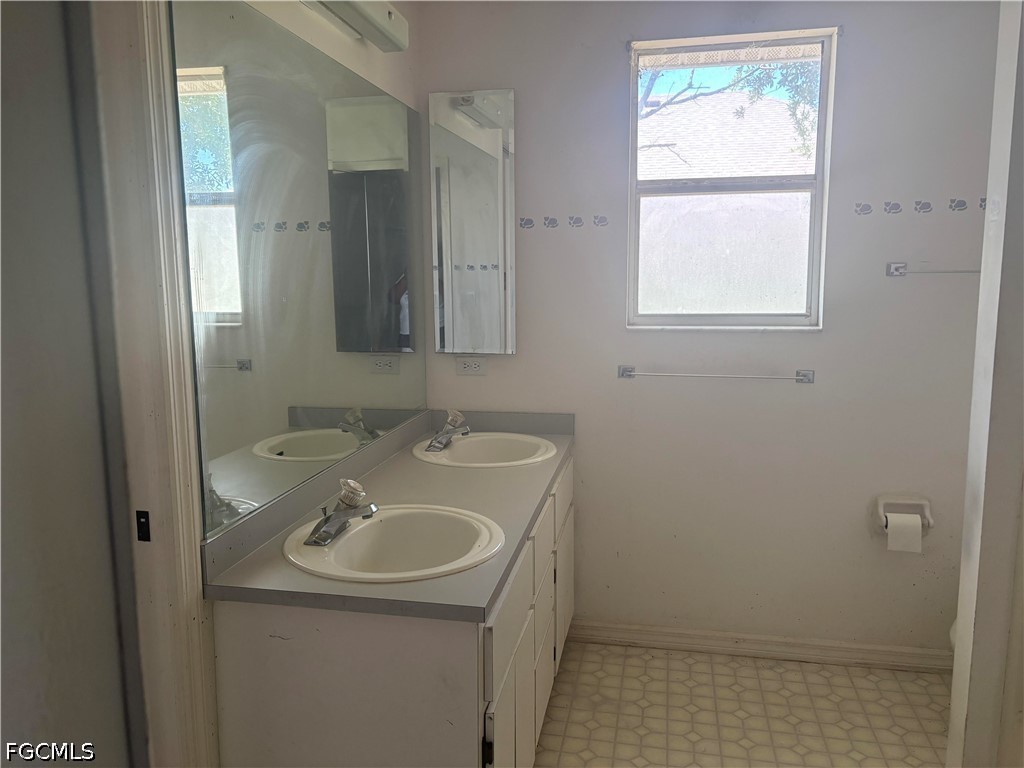 306 SW 29th Street Cape Coral FL 33914 2026019567 image8