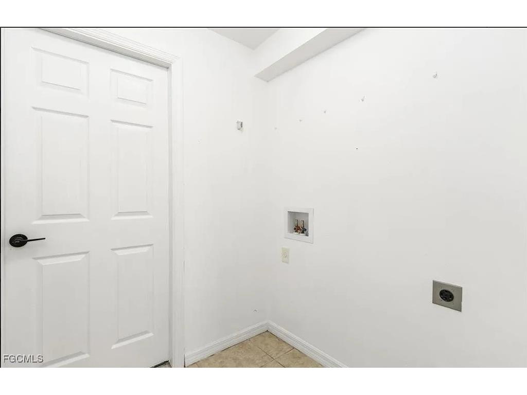 306 Shadow Lakes Drive Lehigh Acres FL 33974 2025006606 image6