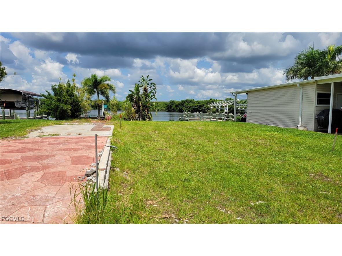 306 Shoreland Drive Fort Myers FL 33905 2025002966 image2