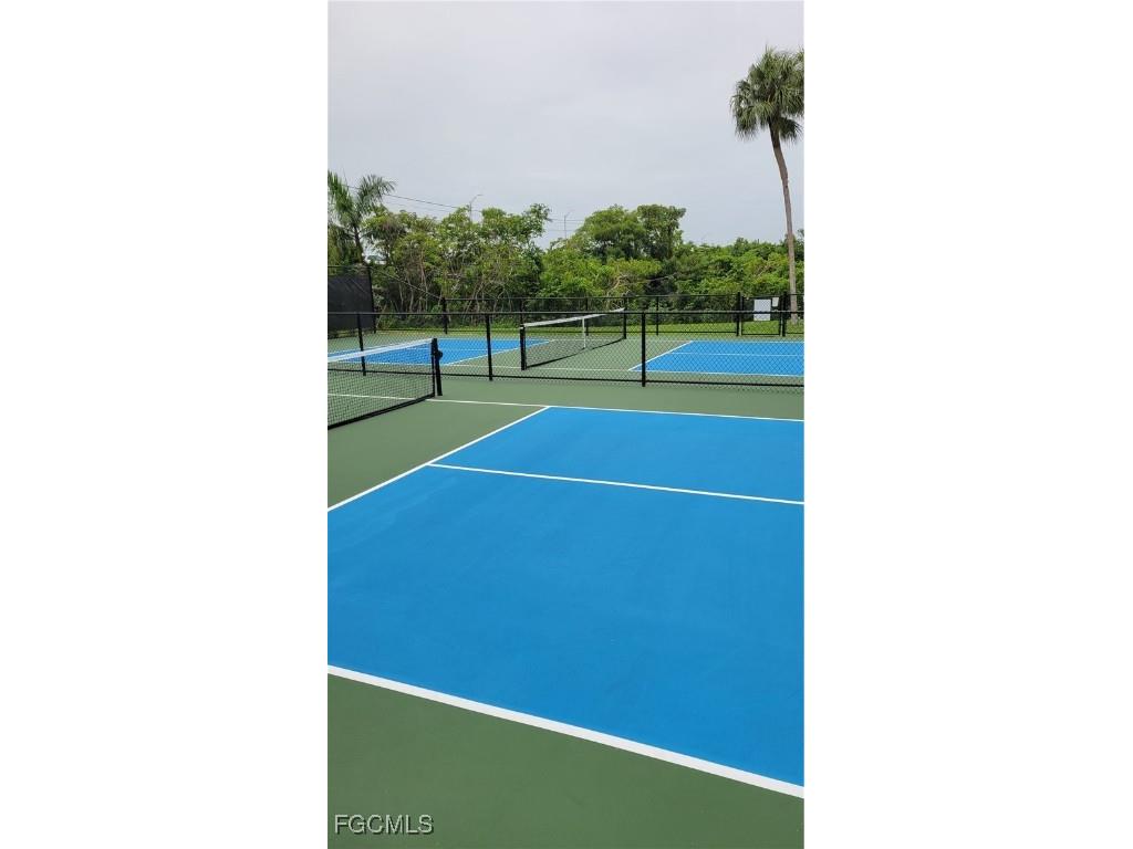 306 Shoreland Drive Fort Myers FL 33905 2025002966 image6