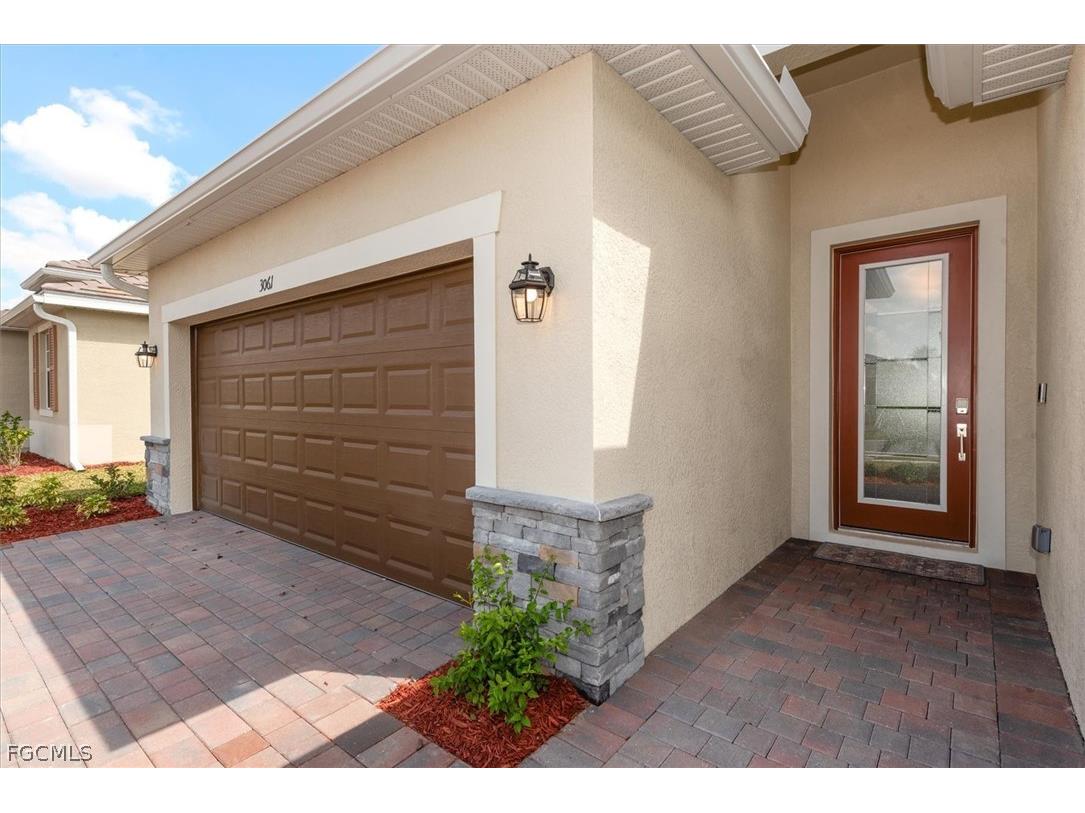 3061 Weston Manor Drive Alva FL 33920 2026009741 image1