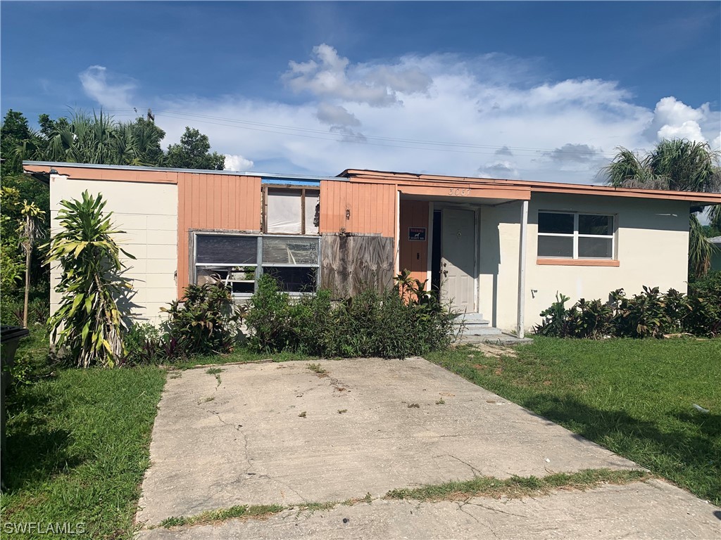 3067 Royal Palm Avenue Fort Myers FL 33901 223049922 image1