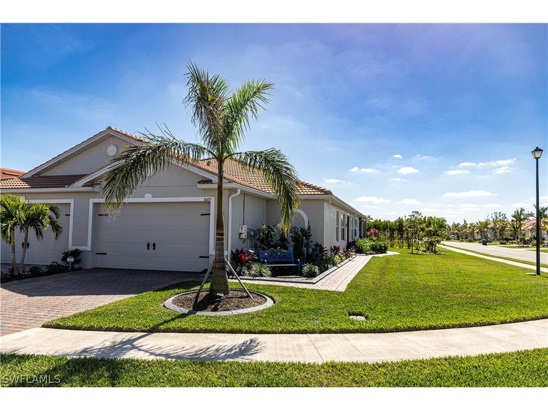 3069 Royal Gardens Avenue Fort Myers FL 33916 223010583 image1