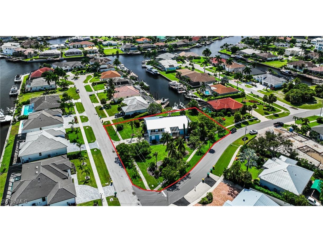 307 Castaways Street Marco Island FL 34145 224073850 image1