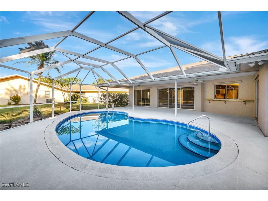 307 Country Club Drive Naples FL 34110 225083556 image2