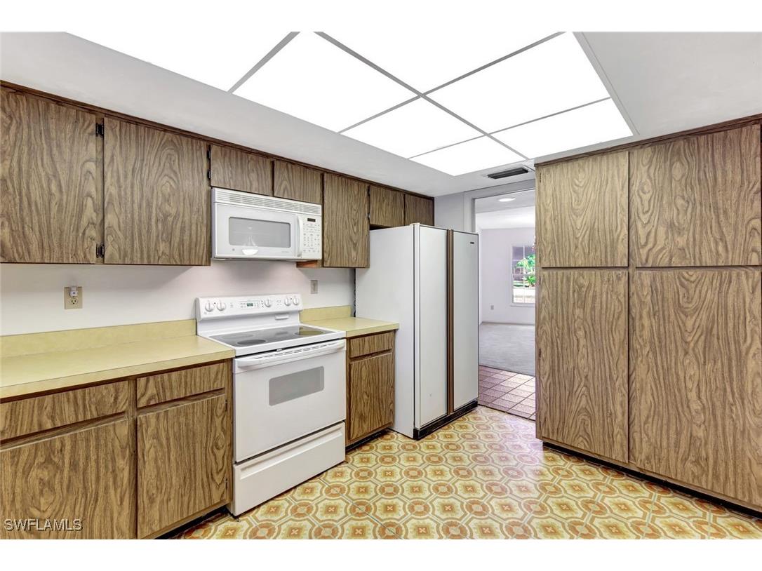 307 Country Club Drive Naples FL 34110 225083556 image24