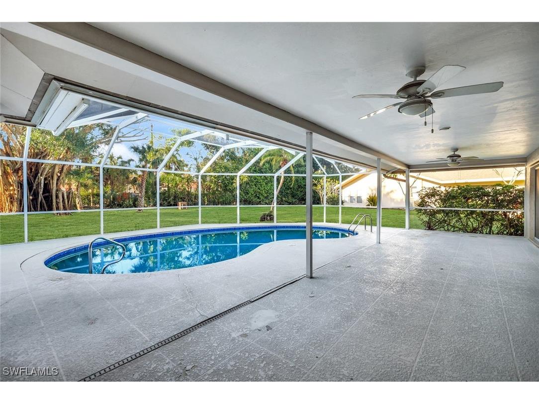 307 Country Club Drive Naples FL 34110 225083556 image38
