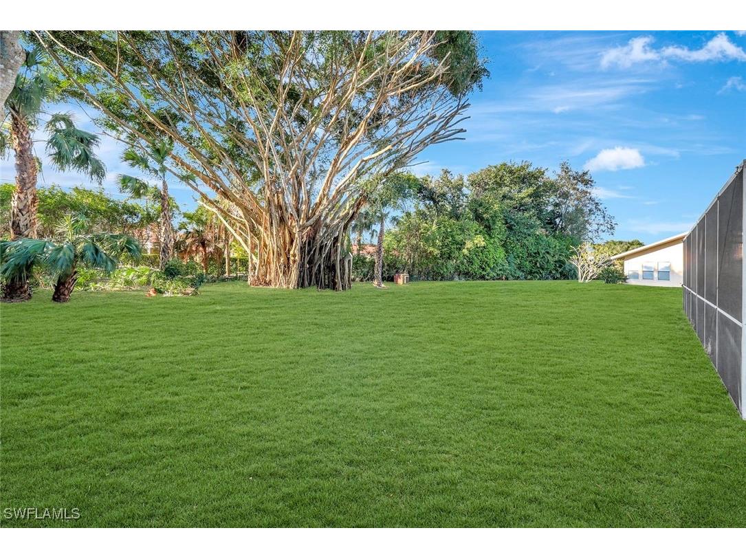 307 Country Club Drive Naples FL 34110 225083556 image4