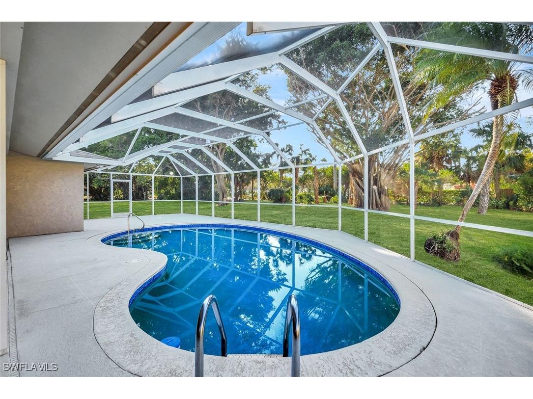 307 Country Club Drive Naples FL 34110 225083556 image40