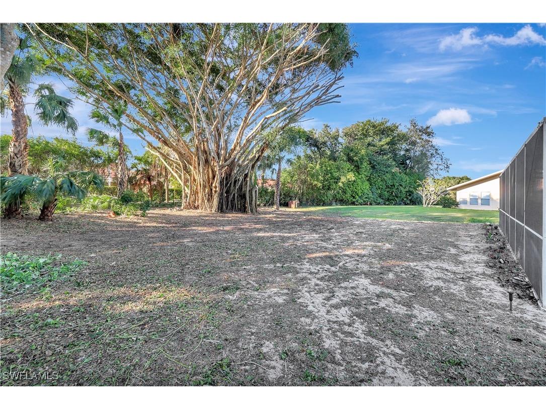 307 Country Club Drive Naples FL 34110 225083556 image5