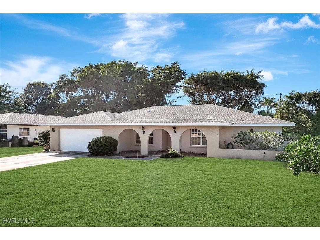 307 Country Club Drive Naples FL 34110 225083556 image8