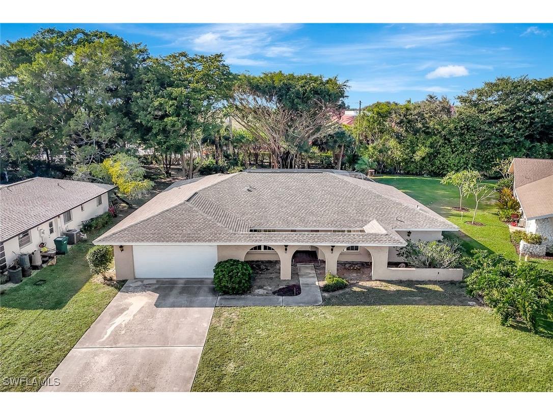 307 Country Club Drive Naples FL 34110 225083556 image9