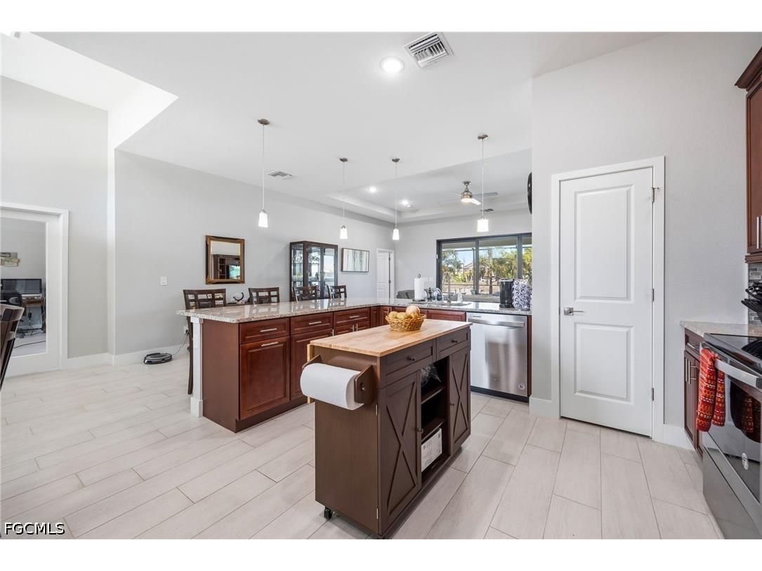 307 Gleason Parkway Cape Coral FL 33914 2026014100 image10