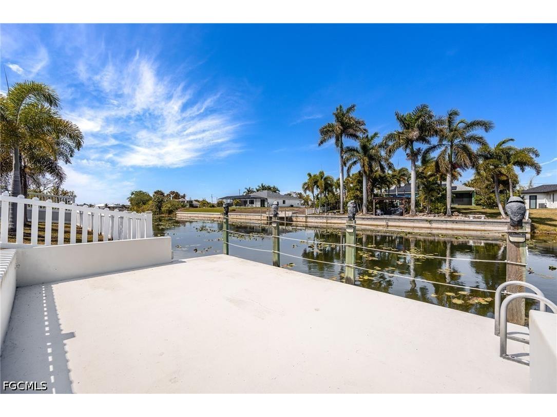 307 Gleason Parkway Cape Coral FL 33914 2026014100 image3