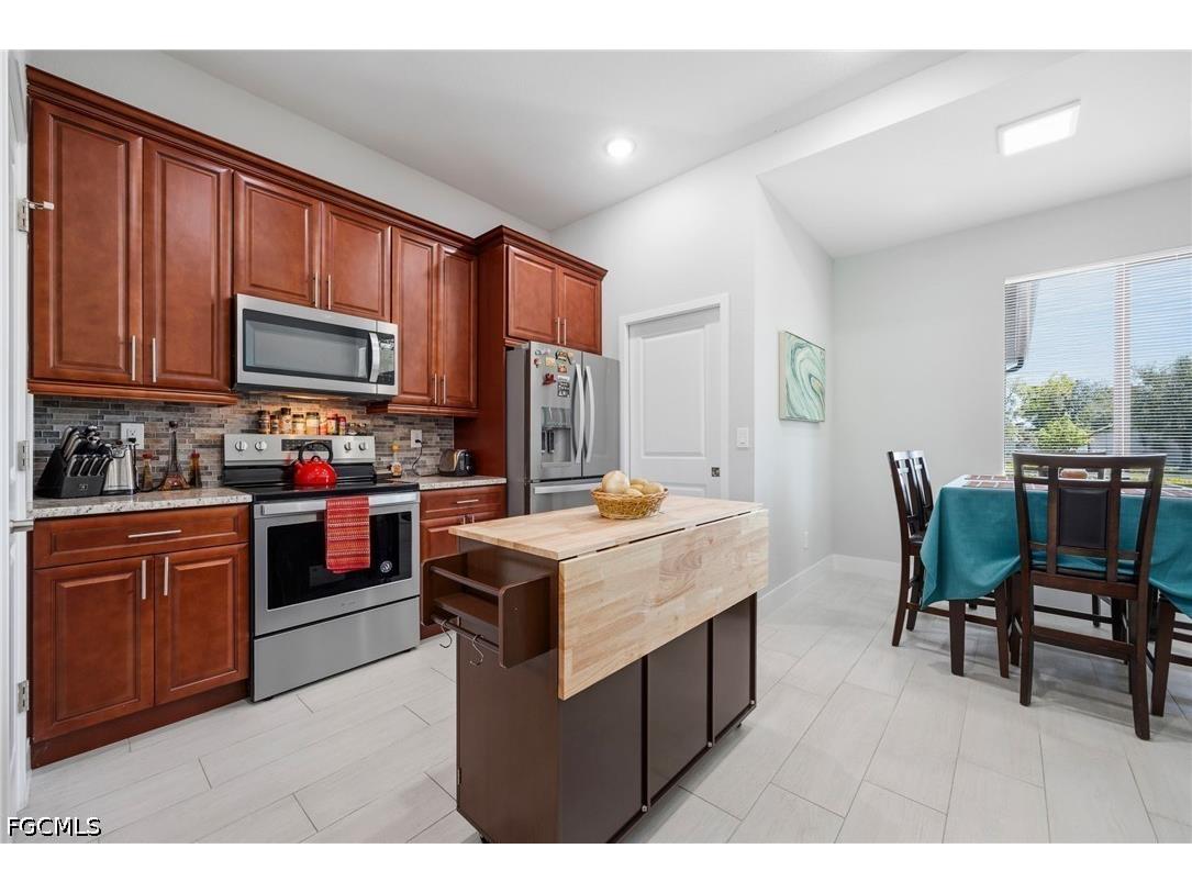 307 Gleason Parkway Cape Coral FL 33914 2026014100 image8