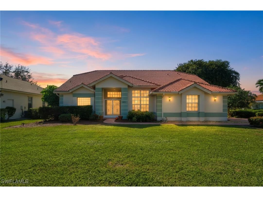 307 Lambton Lane Naples FL 34104 225083989 image1