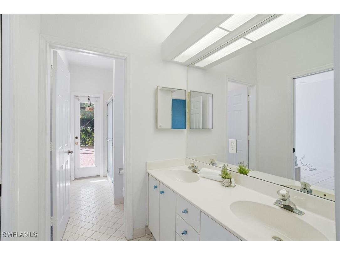 307 Lambton Lane Naples FL 34104 225083989 image27