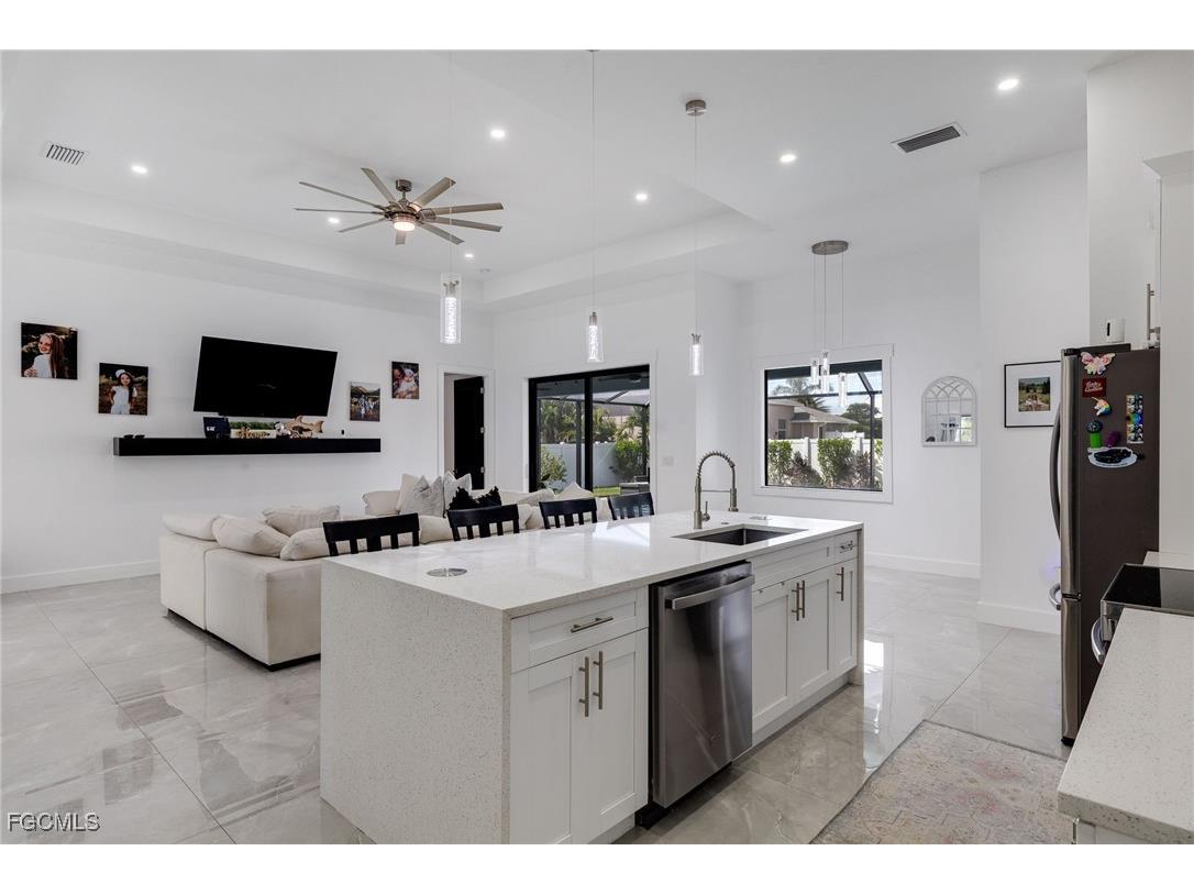 307 NE 6th Terrace Cape Coral FL 33909 2025010922 image11