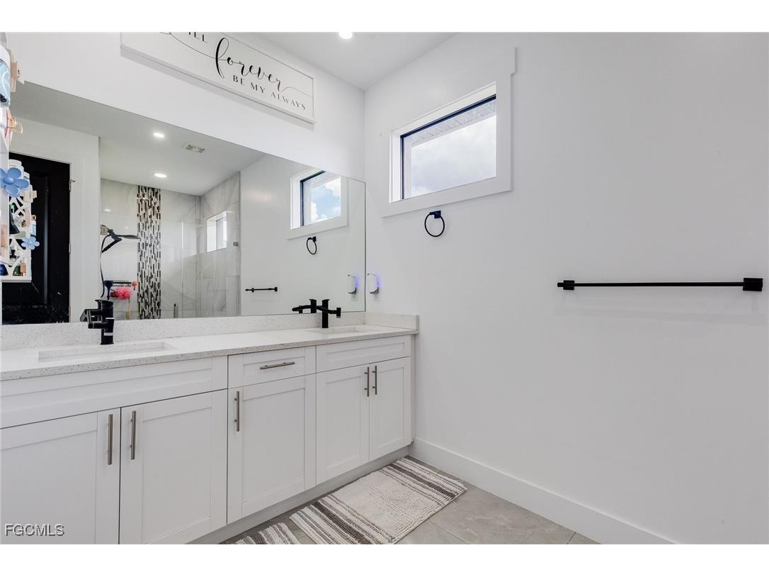 307 NE 6th Terrace Cape Coral FL 33909 2025010922 image18