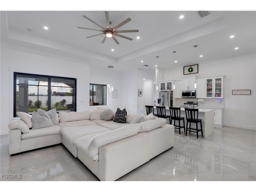 307 NE 6th Terrace Cape Coral FL 33909 2025010922 image5