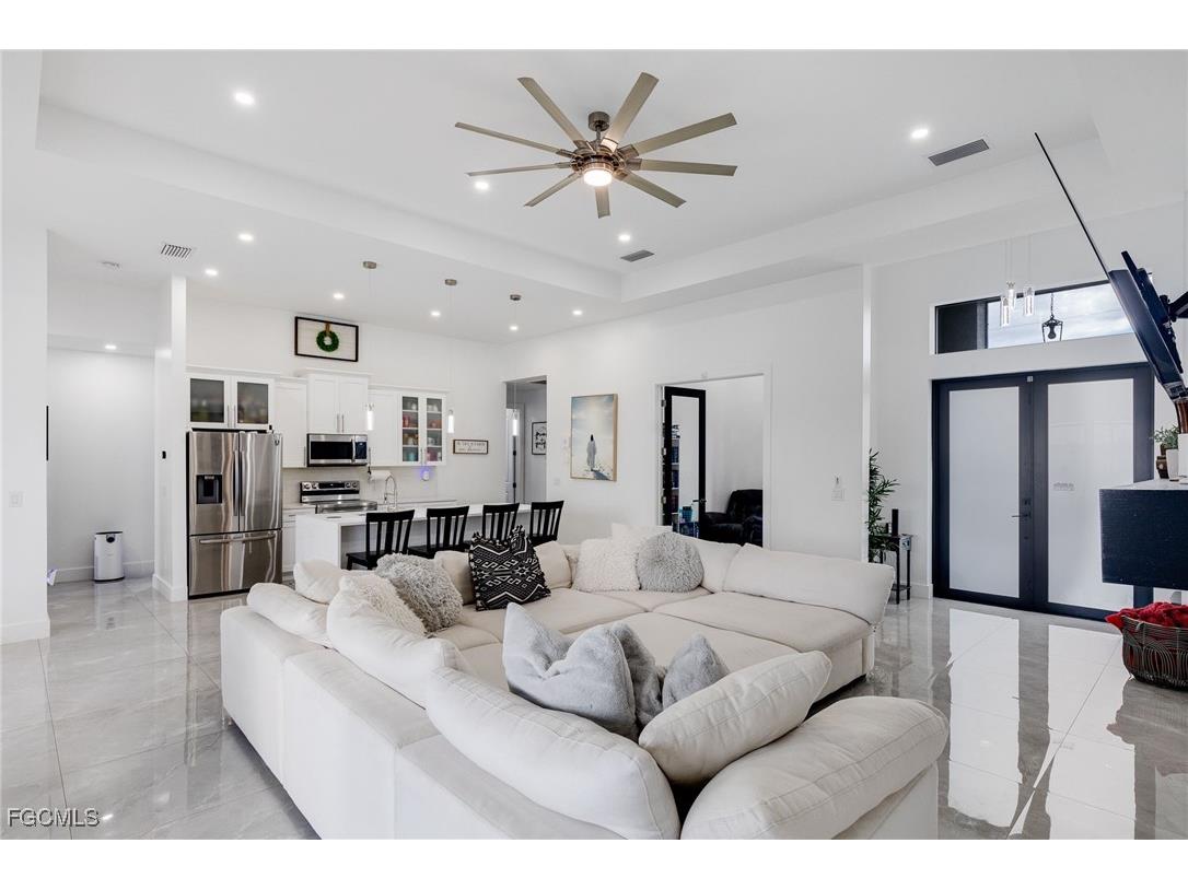 307 NE 6th Terrace Cape Coral FL 33909 2025010922 image8