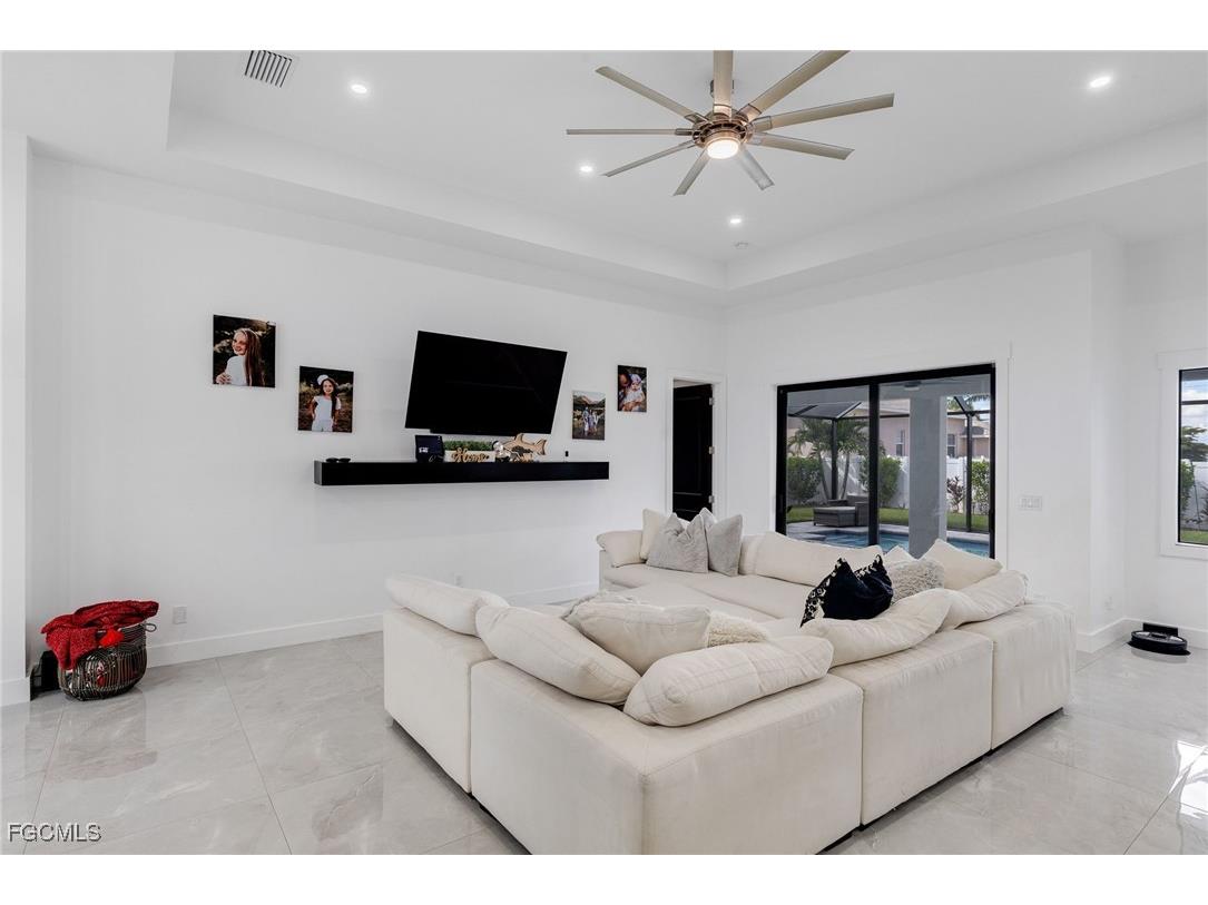 307 NE 6th Terrace Cape Coral FL 33909 2025010922 image9