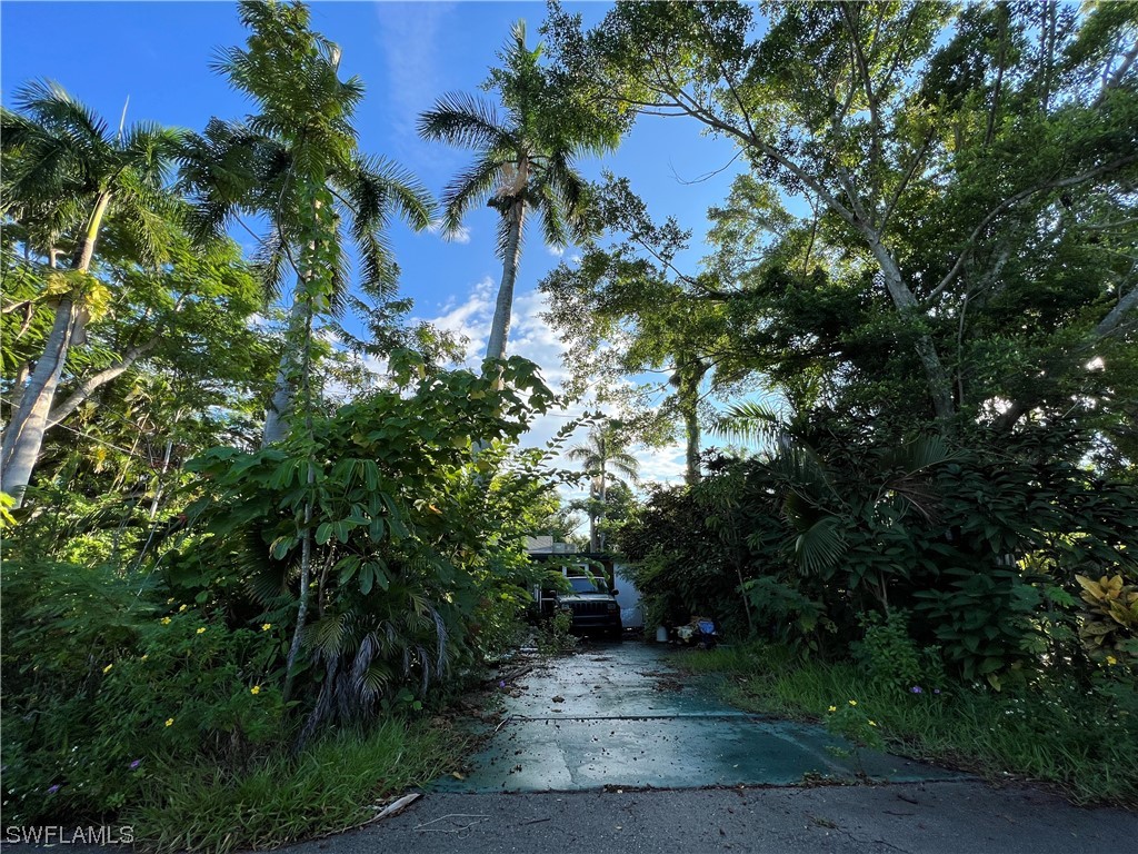 307 New York Drive Fort Myers FL 33905 223066675 image1