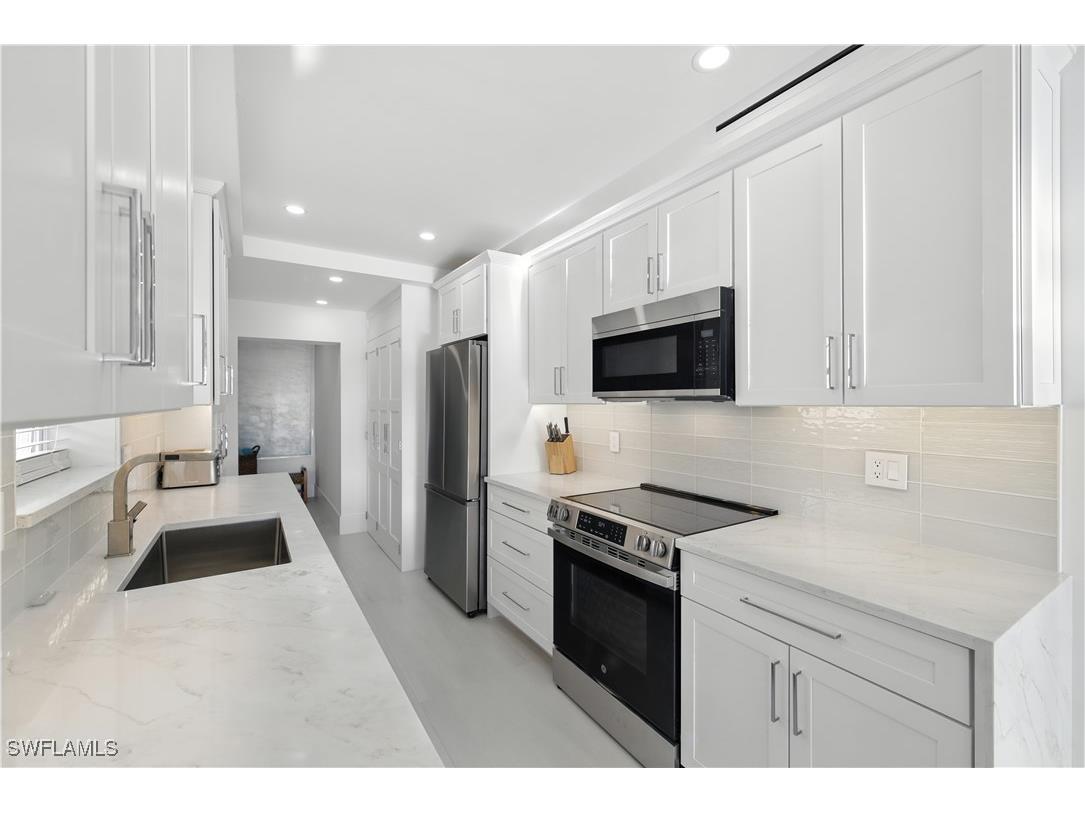 3070 Gulf Shore Boulevard N #107 Naples FL 34103 225079131 image9