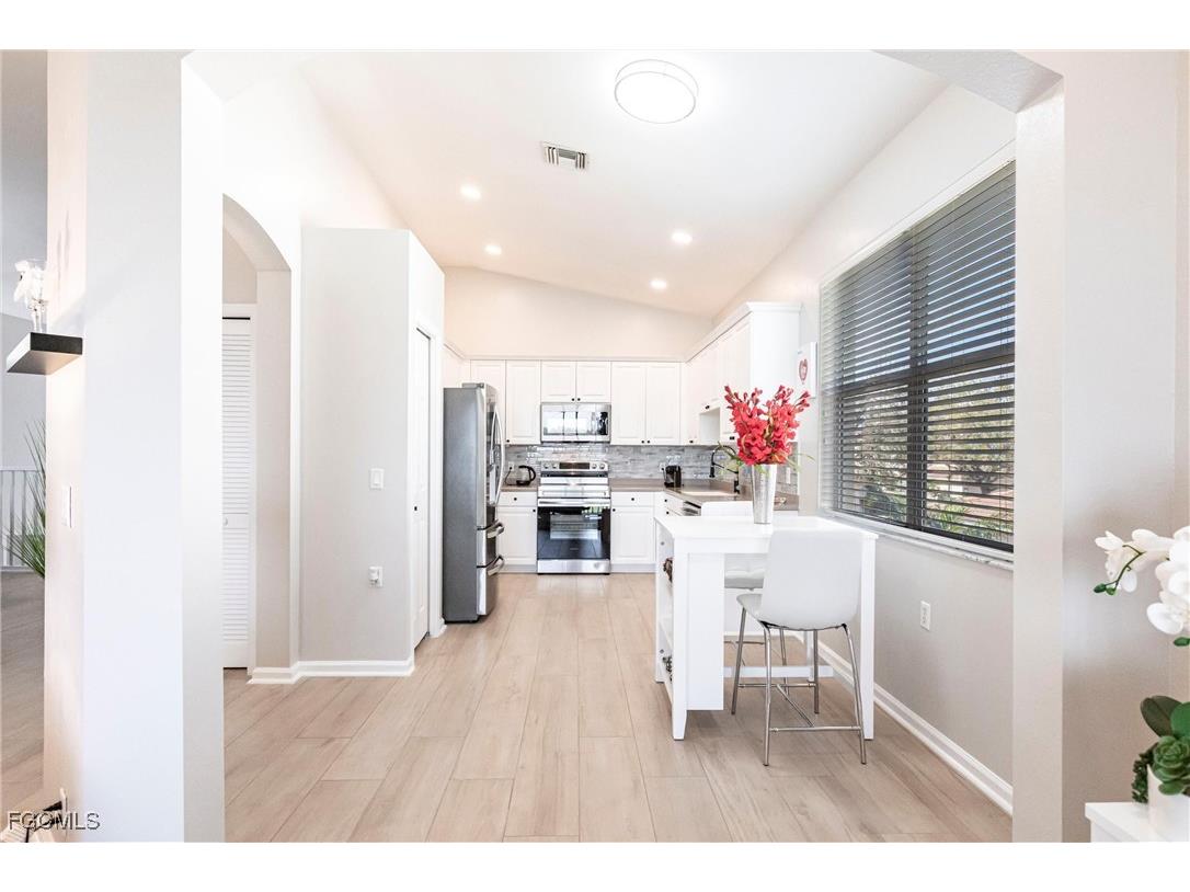 3070 Meandering Way #201 Fort Myers FL 33905 2025009469 image14