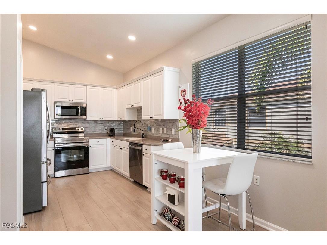 3070 Meandering Way #201 Fort Myers FL 33905 2025009469 image15