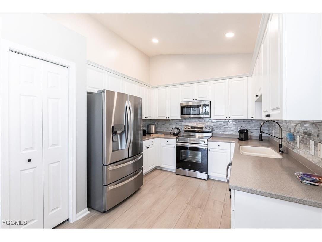 3070 Meandering Way #201 Fort Myers FL 33905 2025009469 image17