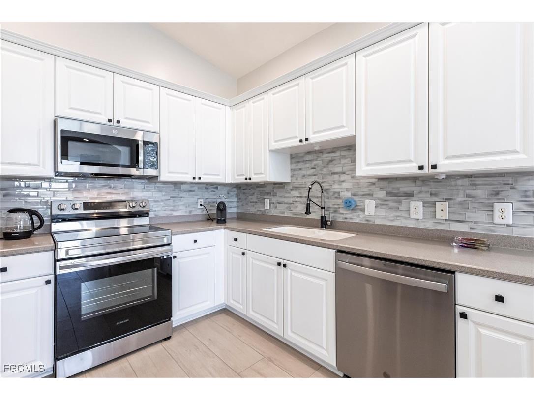 3070 Meandering Way #201 Fort Myers FL 33905 2025009469 image18