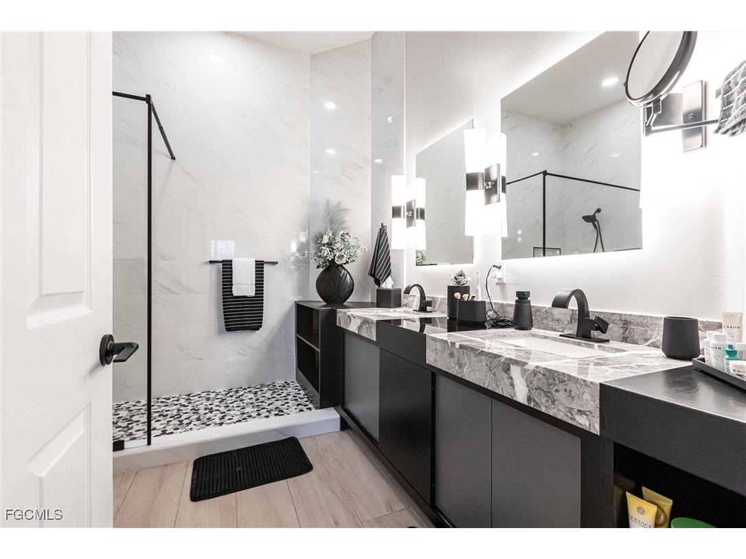 3070 Meandering Way #201 Fort Myers FL 33905 2025009469 image25