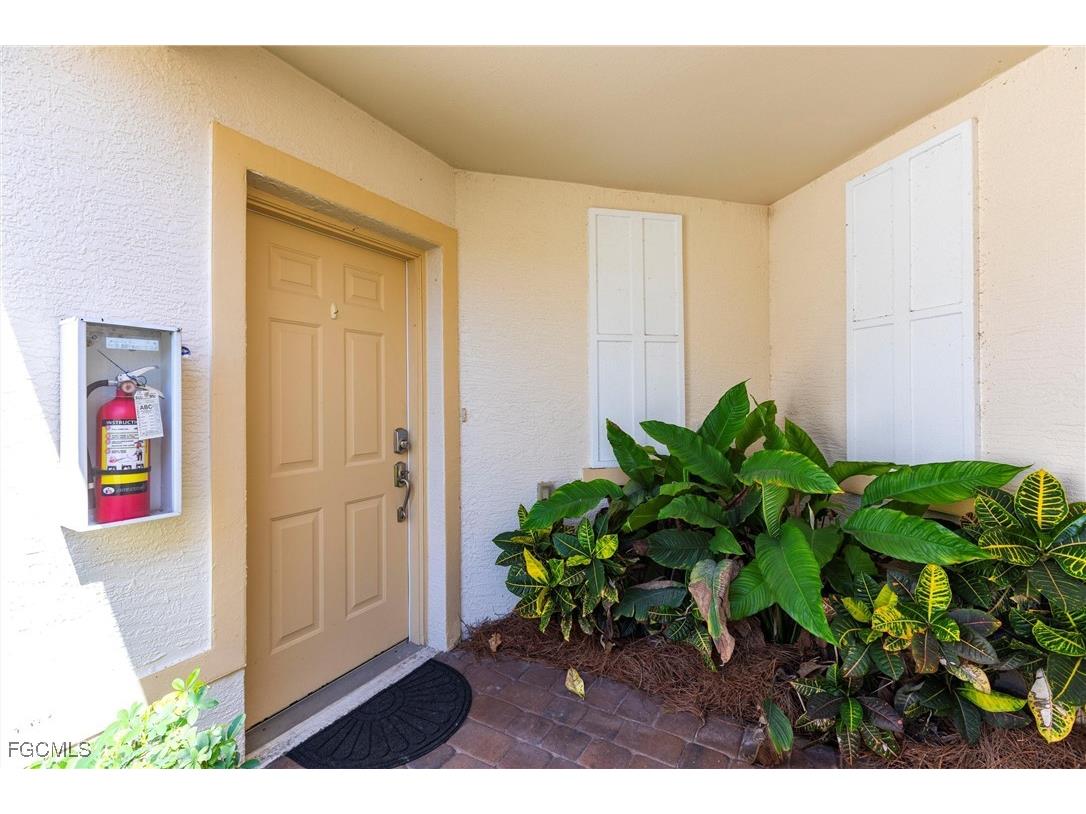3070 Meandering Way #201 Fort Myers FL 33905 2025009469 image5