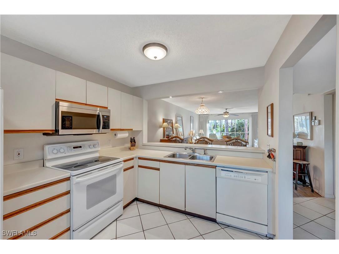 3072 Sandpiper Bay Circle #M206 Naples FL 34112 226003840 image10