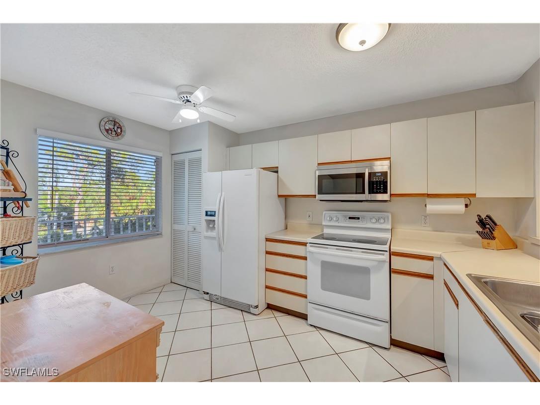 3072 Sandpiper Bay Circle #M206 Naples FL 34112 226003840 image11