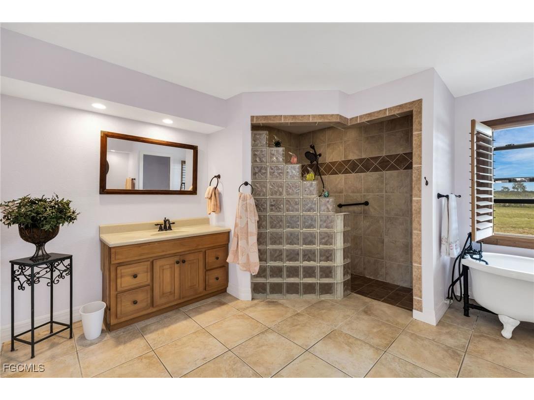 30720 Washington Loop Road Punta Gorda FL 33982 2025010111 image9