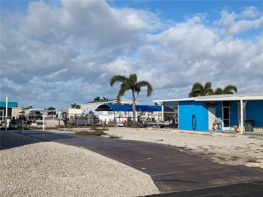 3073 Bounty Lane Saint James City FL 33956 2025014580 image8