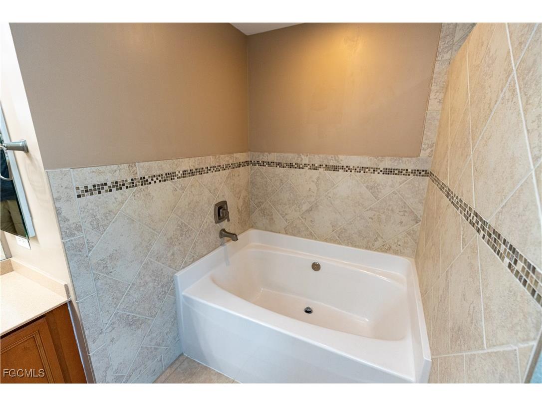 3073 NW 4th Avenue Cape Coral FL 33993 2025018624 image23