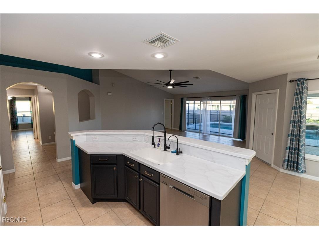 3073 NW 4th Avenue Cape Coral FL 33993 2025018624 image3