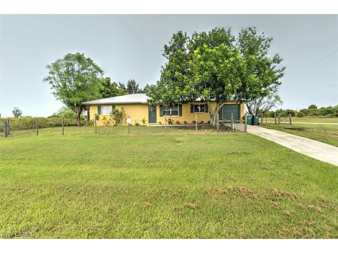 3076 E Briarwood Circle Labelle FL 33935 223075419 image1